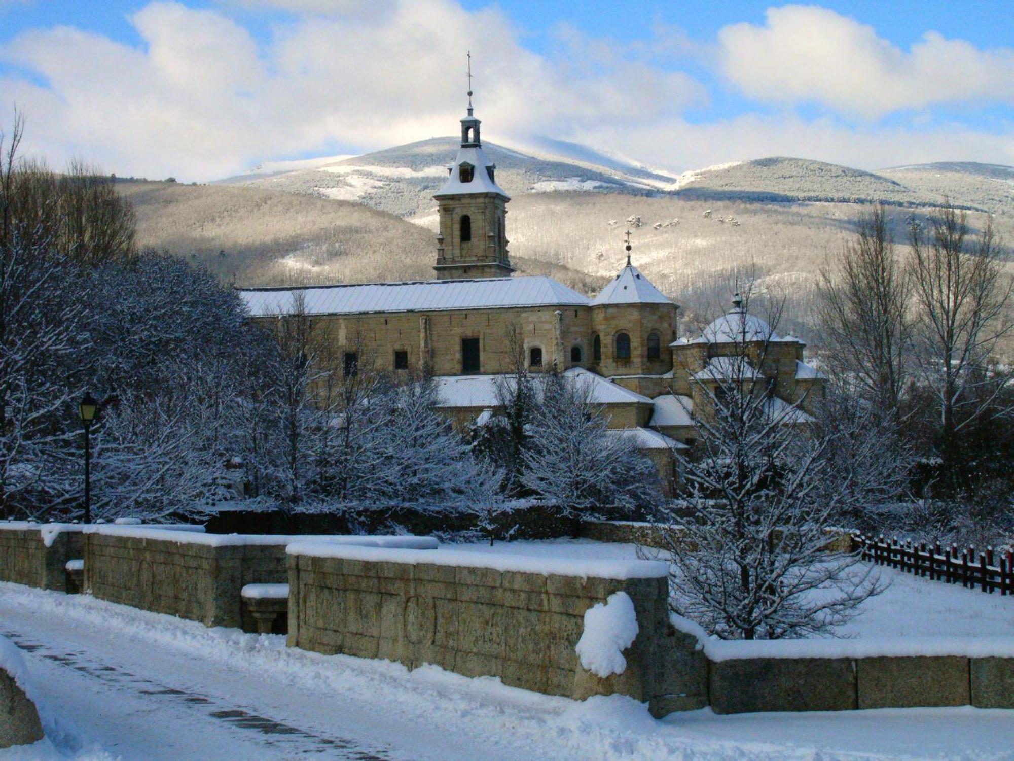 Casas Rurales Valle De El Paular Раскафриа Экстерьер фото